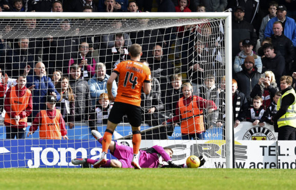 Pavol Safranko misses in the shootout.