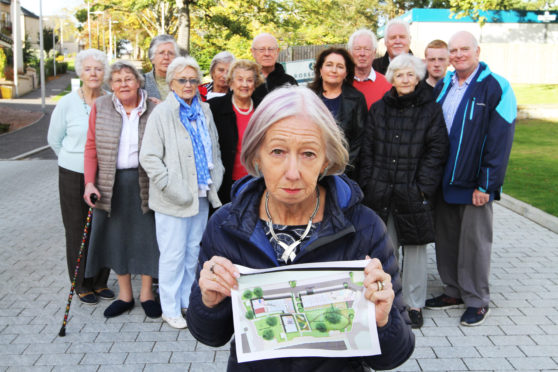 Residents of the Abbey Park Avenue Development are up in arms over plans to build student accomdation and a new hotel in Abbey Walk. 
Picture shows; Residents of the Abbey Park Avenue Development with Dr Sandra Stewart.