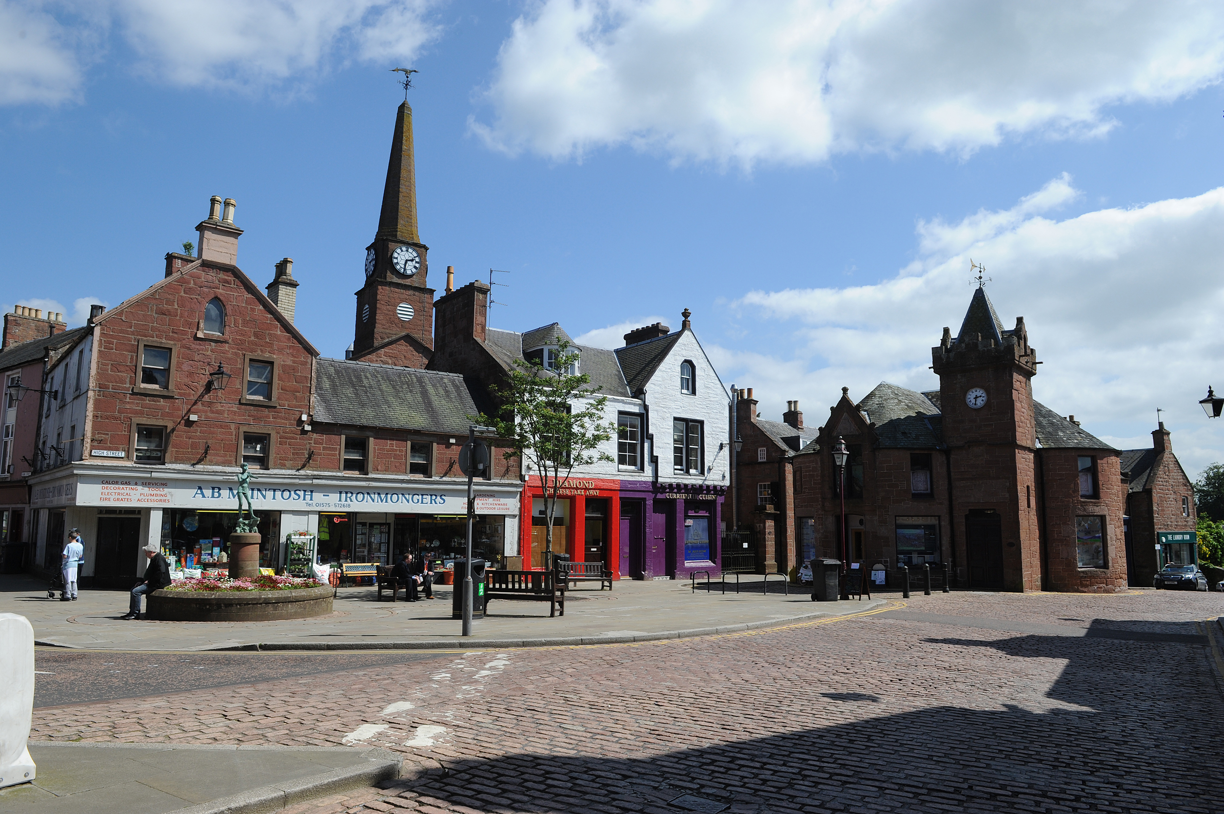 Project looks at history of the people of Kirriemuir and the town's trades.
