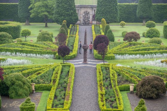 Scotland's oldest Obelisk Sundial, dating from 1630 and featured in the Outlander TV series is reinstated as the centrepiece of Drummond Castle Gardens
