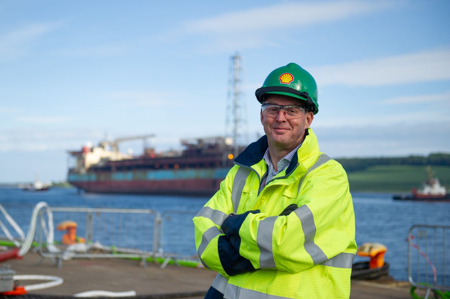 Rob Jansen (Shell Head of Decommissioning) was there to witness the vessel arriving in Dundee