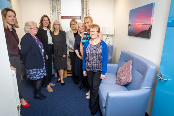 Jenny Gilruth MSP, Heather Bett, Dr Catherine Calderwood, Tricia Marwick, MP Annabelle Ewing, MSP Claire Baker, Councillor Rosemary Liewald and Councillor Judy Hamilton in the calming quiet area.
