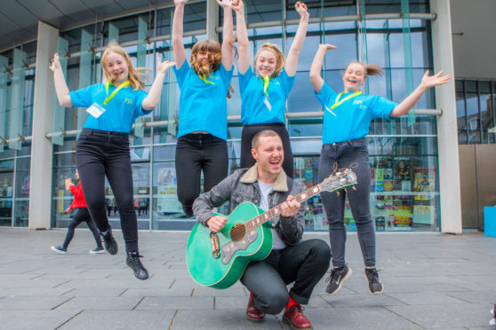 Callum Beattie with volunteer helpers at the event from Crieff High School (left to right), Ruth Philip, Catherine Lambie, Alanna Henderson and Beth Davidson