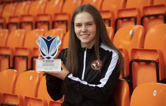 Dundee United's Neve Guthrie with her award.