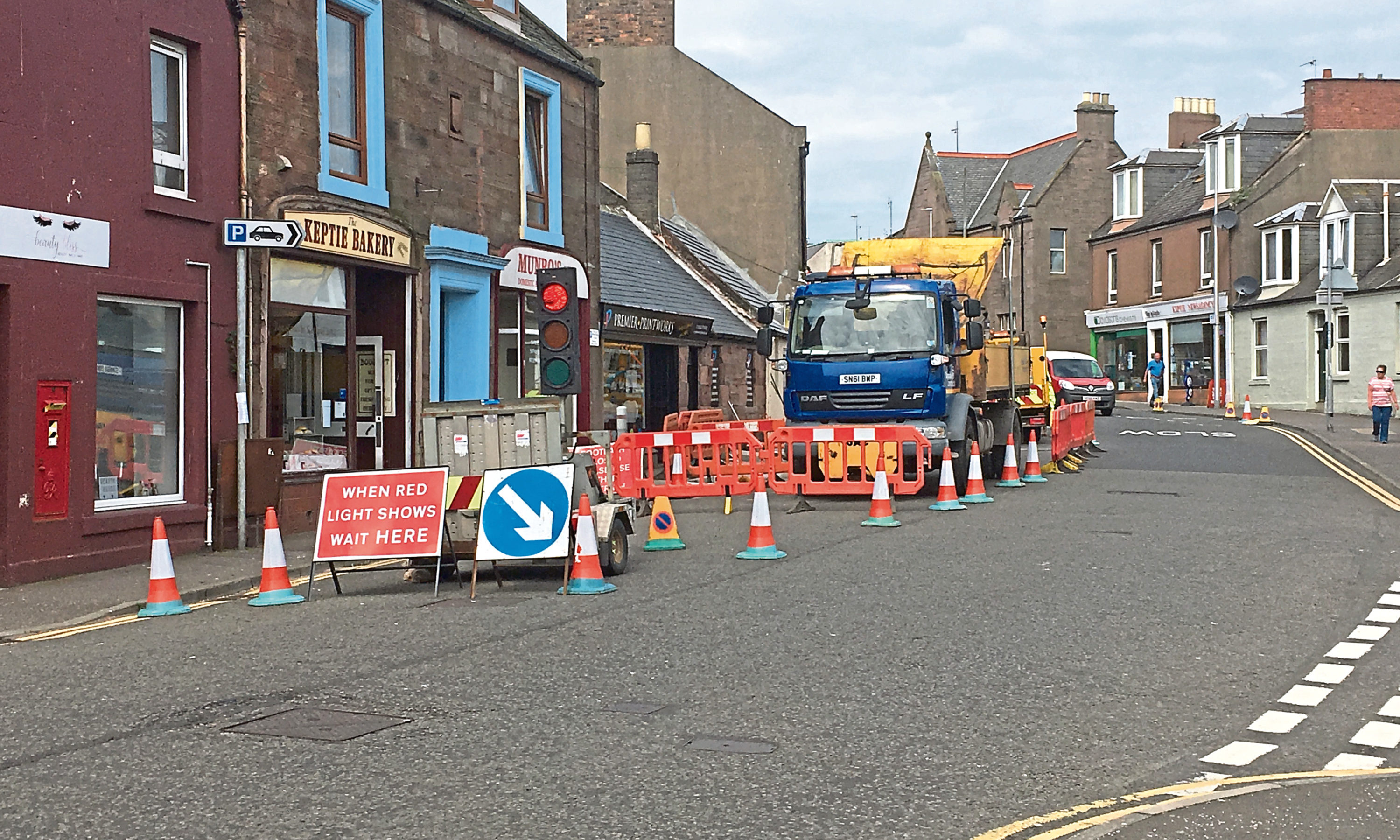 Work has begun on the installation of the Keptie Street puffin crossing.