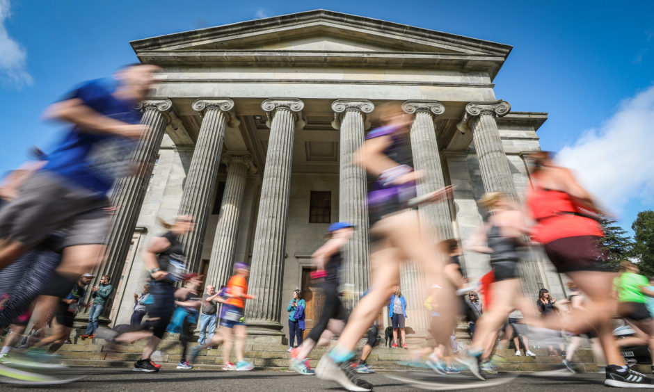 Dundee Marathon (and half marathon, DRAM and Half DRAM) took place today with runners setting off from Camperdown and finishing at Barnhill Rock garden.