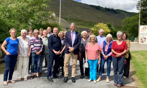 Pete Wishart MP and Cllr Mike Williamson met with dozens of Fearnan residents about Heart 200.