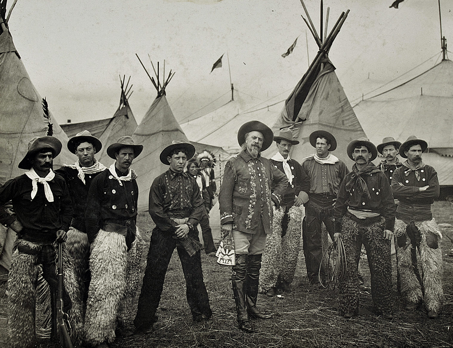 Buffalo Bill and his crew in Dundee in 1904.