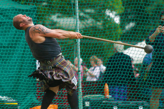 The Heavyweight competition started with the hammer throwing