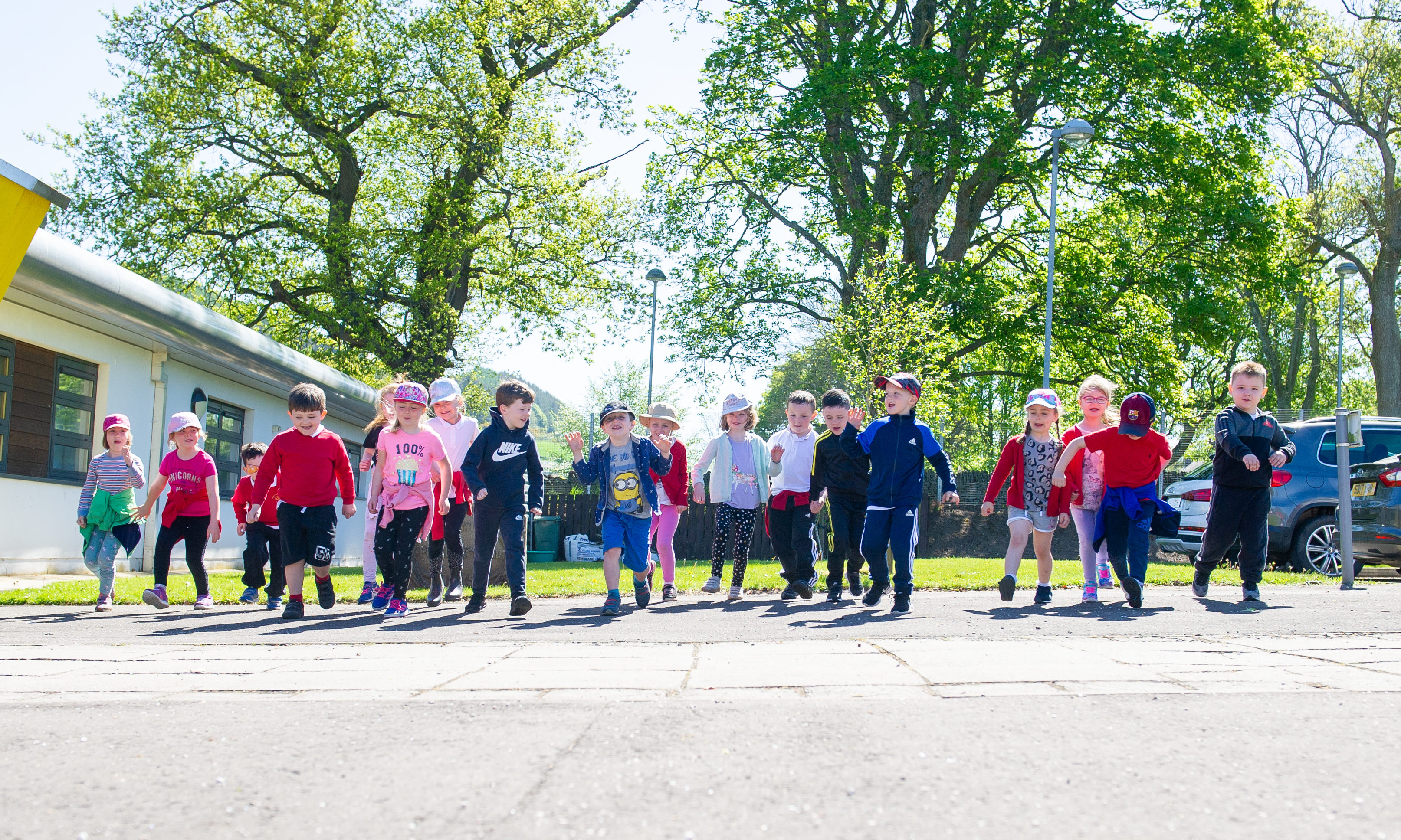 Primary 1 and 2 pupils at Newtyle primary school holding a sponsored walk to raise funds for the school. Pic by Kim Cessford / DCT Media