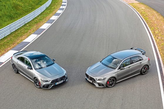 Mercedes
Mercedes-AMG A 45 S 4MATIC+ und CLA 45 S 4MATIC+ (2019), Kraftstoffverbrauch kombiniert: 8,4-8,1 l/100 km; CO2-Emissionen kombiniert: 192-186 g/km // Fuel consumption combined: 8.4-8.1 l/100 km; Combined CO2 emissions: 192-186 g/km