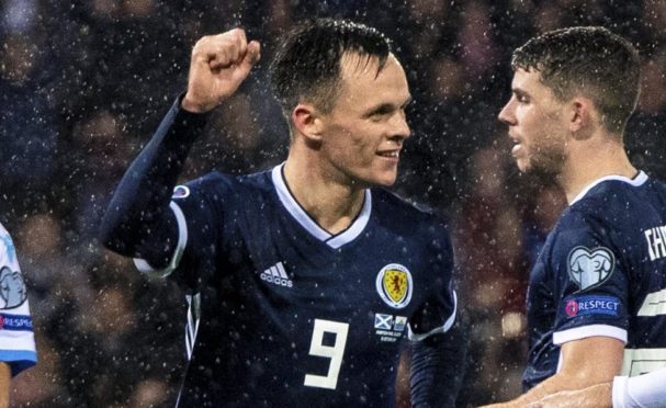 Lawrence Shankland in action for Scotland.