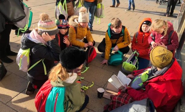 Kinglassie youngsters chat to one of those living on the streets of Edinburgh