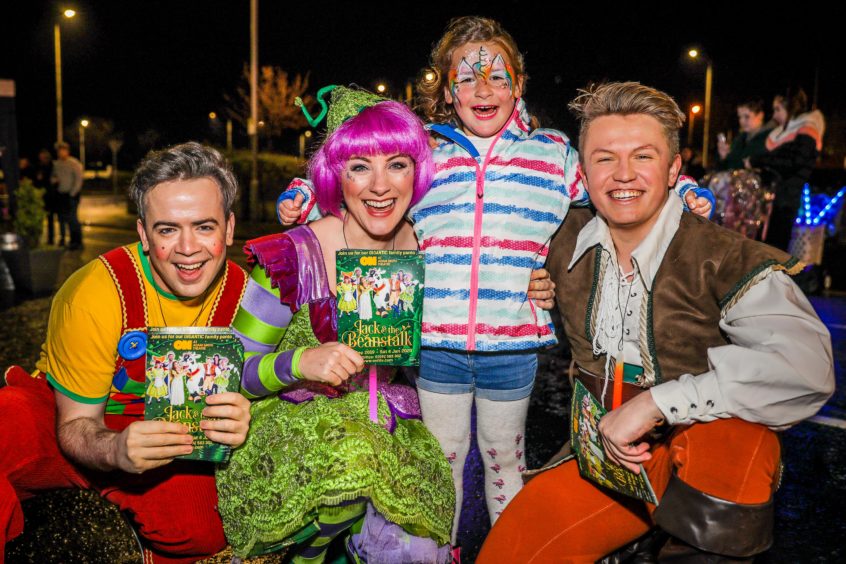 Lana Halstead (5 middle) with the cast of Jack & The Beanstalk.
