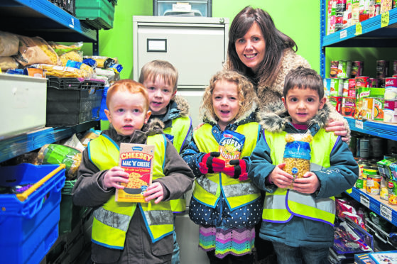 Picture shows, Jack Hamilton, Lewis McKendrick, Emma Davis, Alison Buist and Alessio Ghidelli at the Brechin Community Pantry.