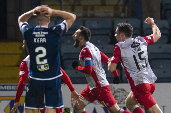 Stephen Dobbie celebrates his winner.