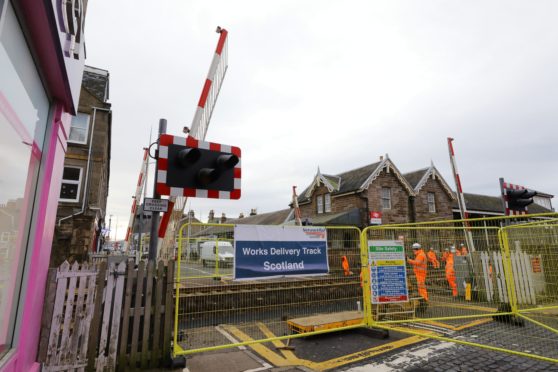 Gray Street Level Crossing