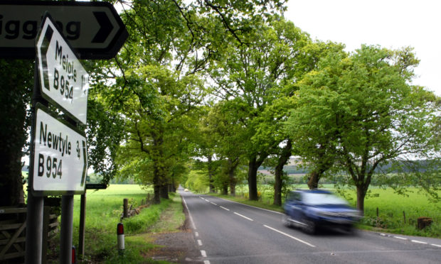 The B954 Newtyle to Meigle road. Kris Miller.