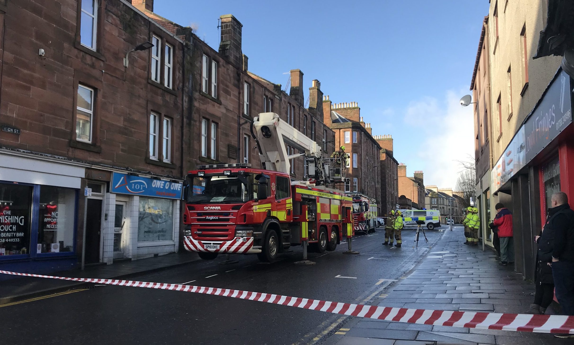 Fire crews called to deal with storm damage in Perth High Street