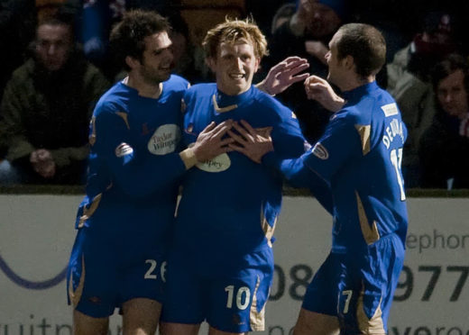 Liam Craig celebrates the third goal in 2010.
