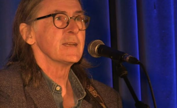 Dougie Maclean performs for NHS heroes on the frontline