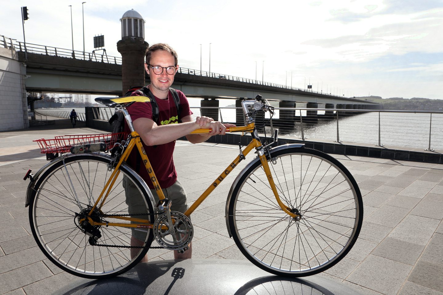 Courier Dundee news CR0021529 G Jennings pics coronavirus covid-19, Russell Pepper of Dundee Cycling Forum campaigning for walking and cycling on one carraige of the Tay road bridge, wednesday 27th May.