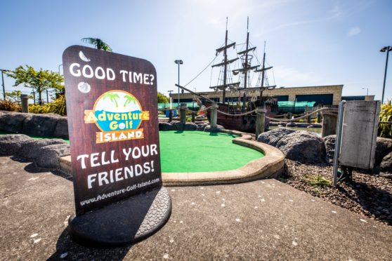 Adventure Golf Island.