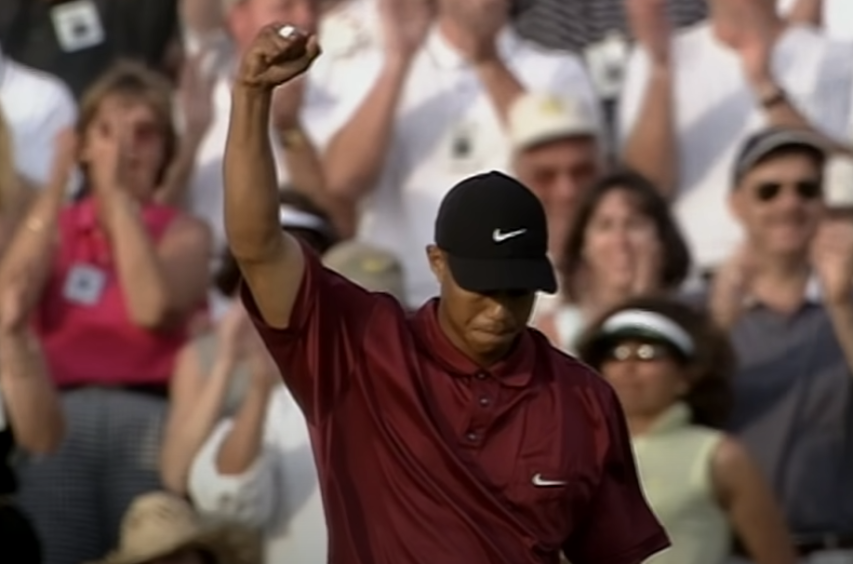 Tiger Woods completes Tiger Slam at Augusta in 2001