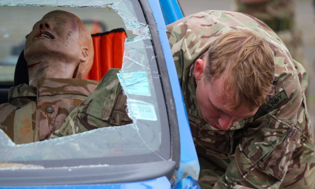 45Cdo HADR training includes casualty extraction techniques.