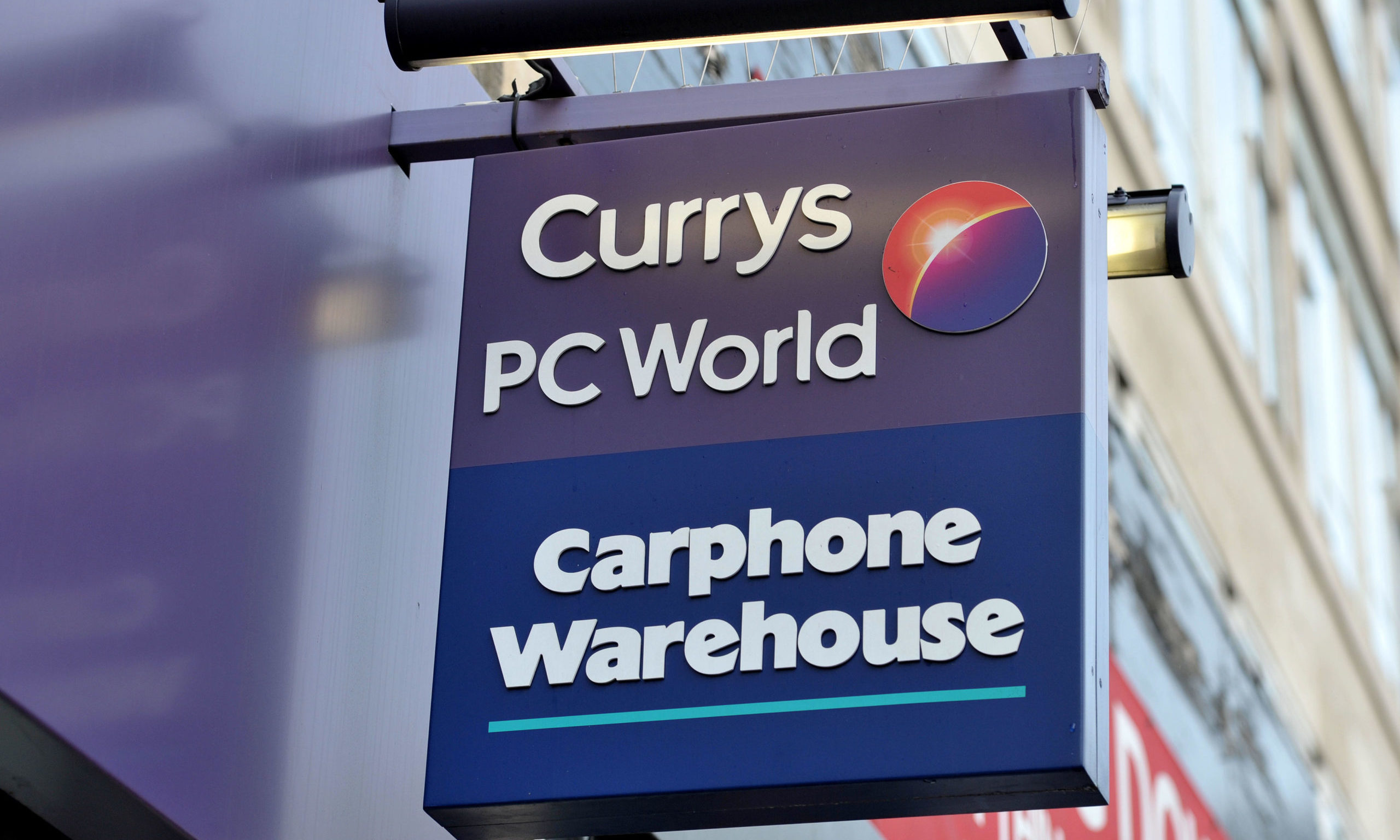 A Currys PC World sign