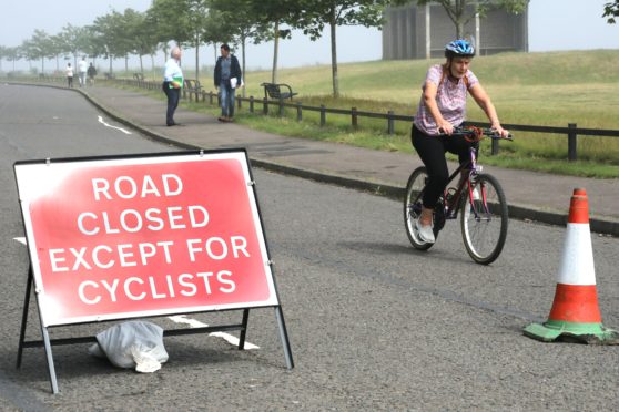 part of the Esplanade in Broughty Ferry is closed ( at the rock garden) to give cyclists and walkers more space, wednesday 17th June.