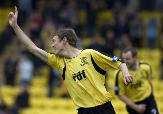 Murray Davidson scores for Livingston.