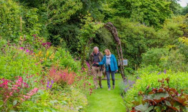 Visitors at Bracklyn Gardens, Perth.