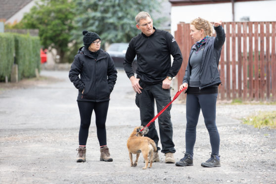 l to r - Lorraine and Simon Pattison from K-9 Manhunt and Scentwork with Susan Malcolm and Maggie (Twiggy's mother)