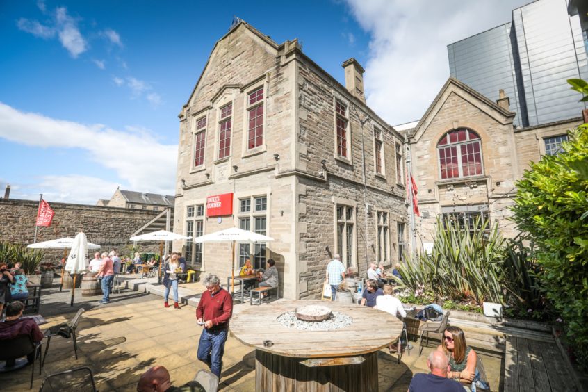 Scone Arms is opens its new outdoor pub - The Social Distance Inn