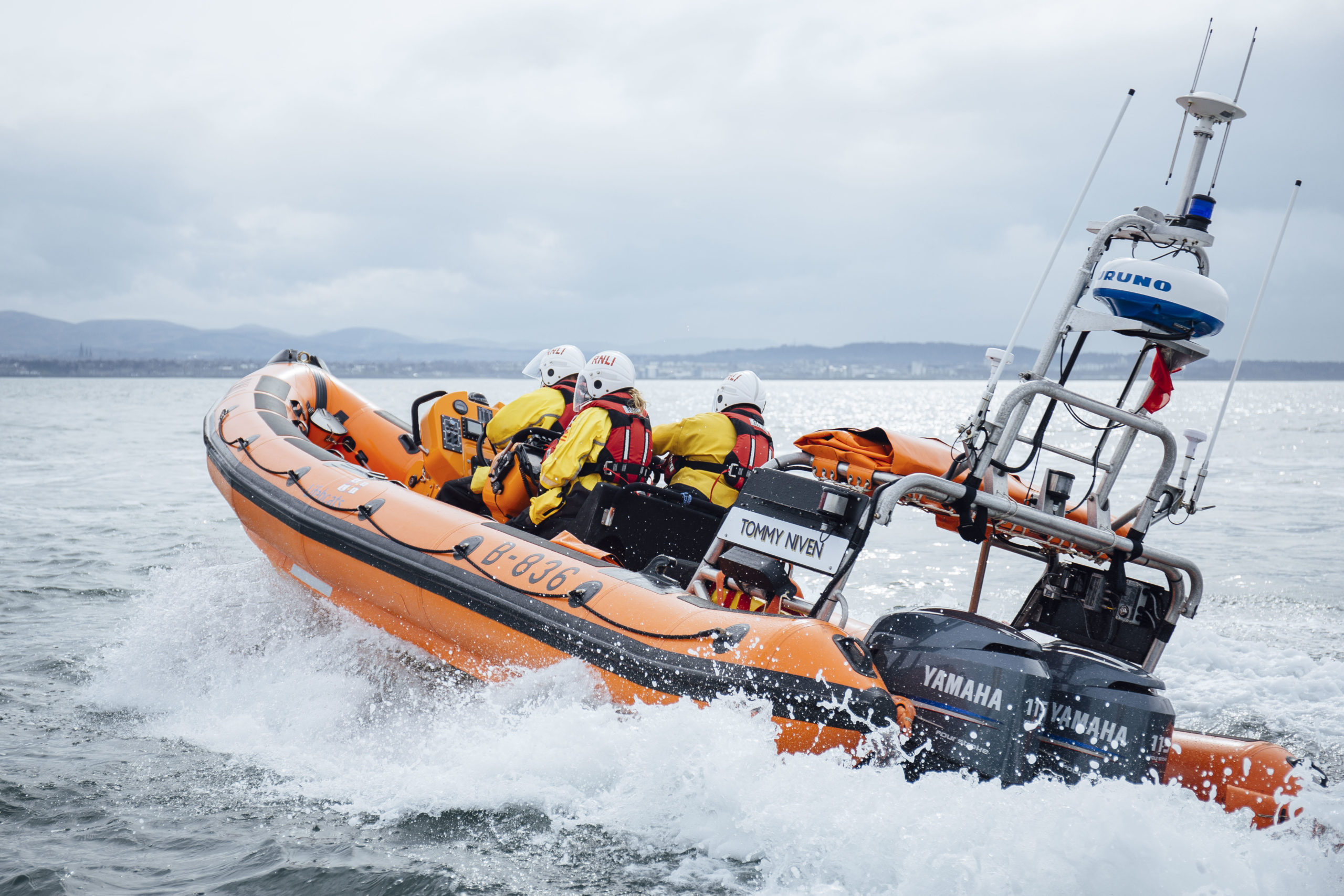 Fife RNLI crew called to rescue boy stranded on rocks amid rising tide - Vimarsana News