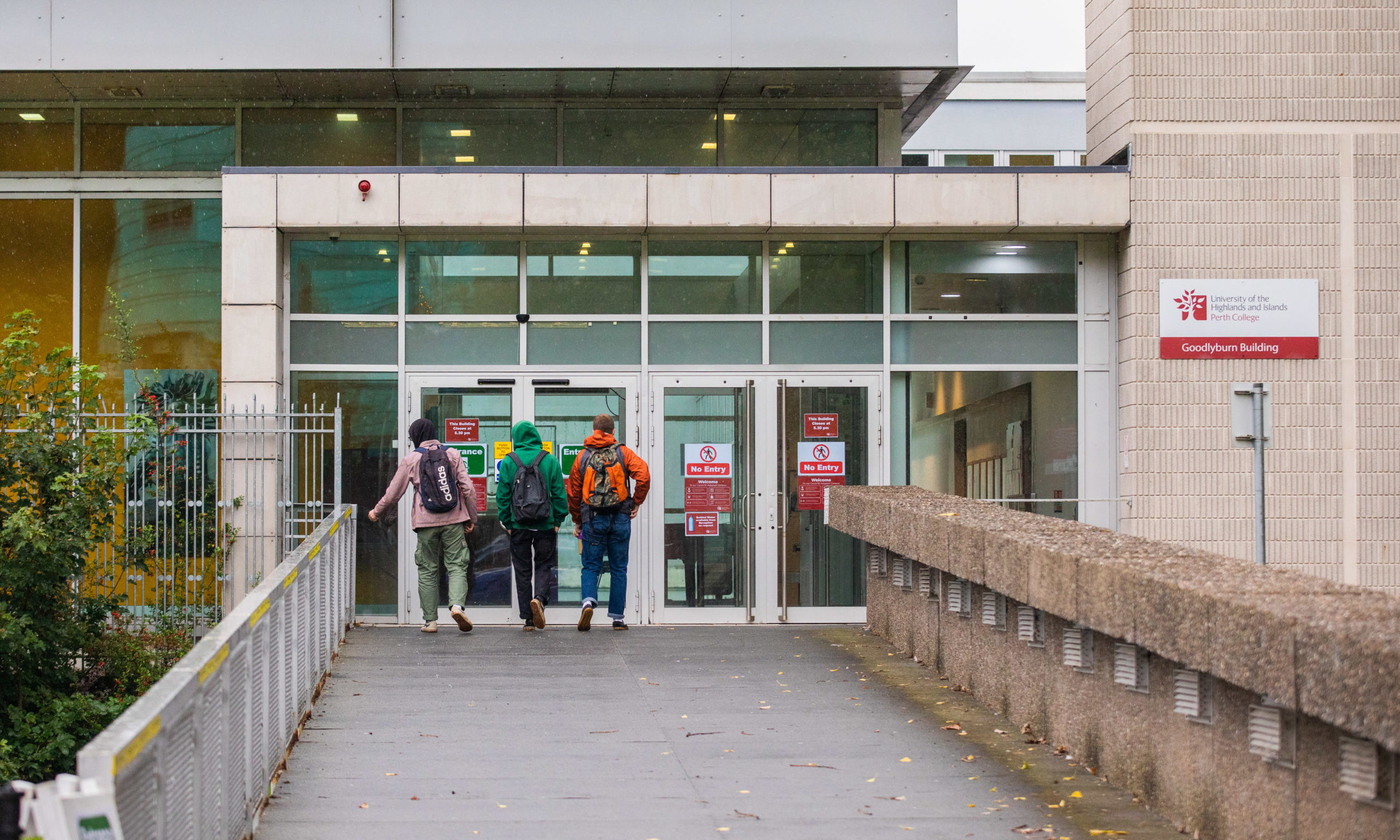 Perth College UHI students vote to 'decolonise the curriculum' beginning with reading lists - Vimarsana News