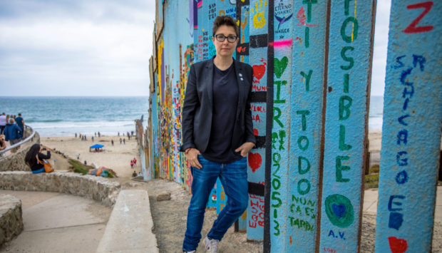 Sue Perkins: Along the US-Mexico Border.