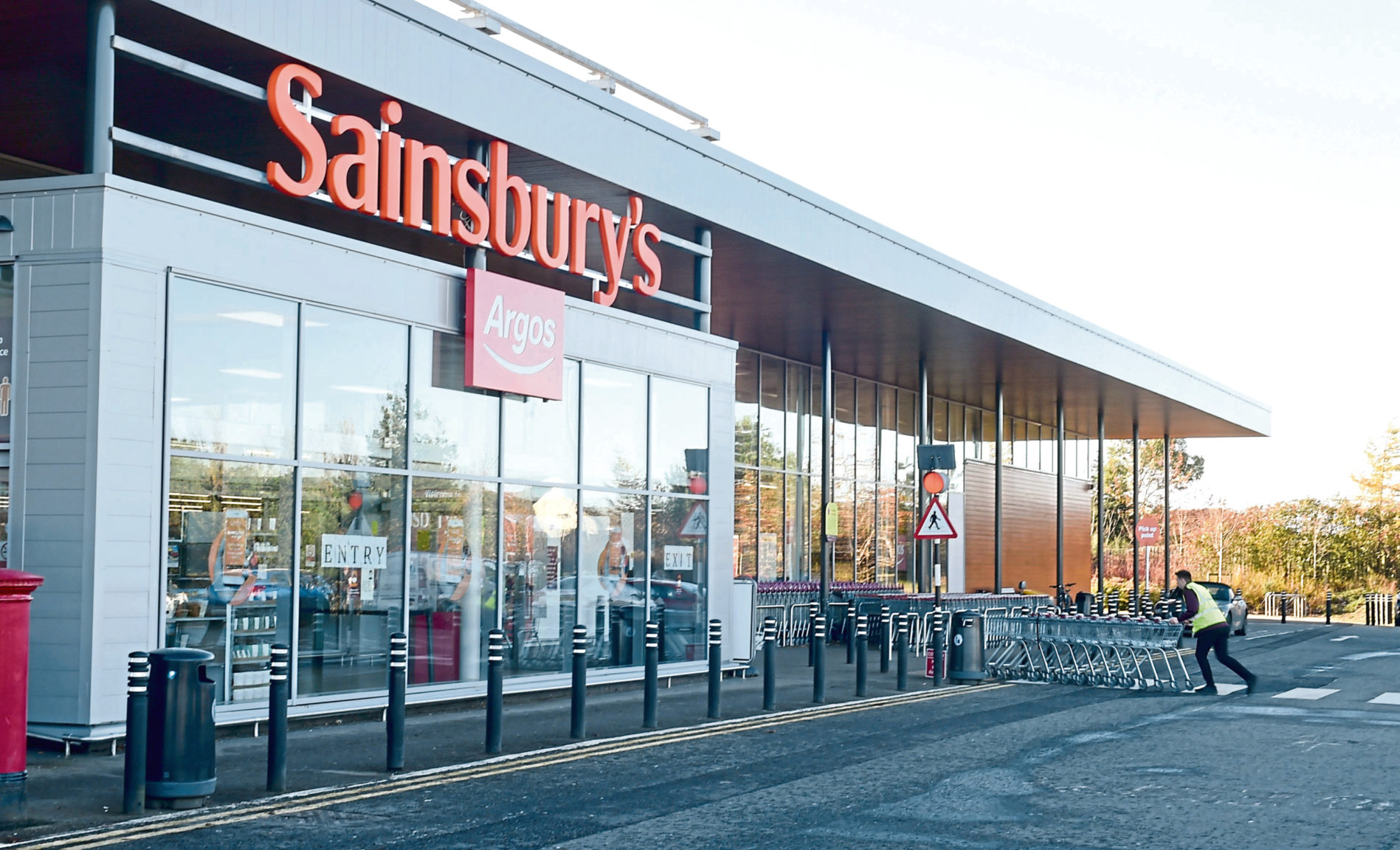 Sainbury’s culls 3,500 jobs and closes Argos stores