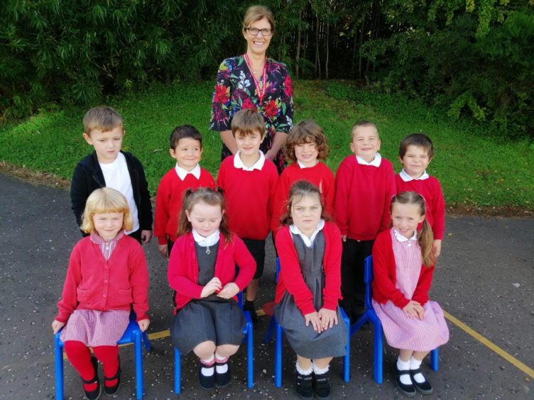 Abernethy Primary School P1s with teacher Mrs MacDonald.