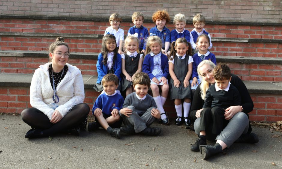 Lundin Mill Primary School P1 pupils with teachers Miss Brodi Orkney, left, and Miss Caitlin Wright.
