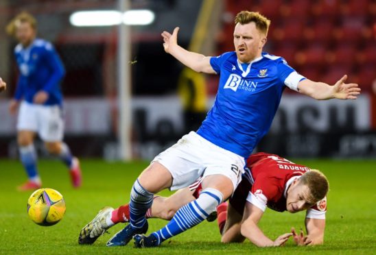 Liam Craig in action against Aberdeen.