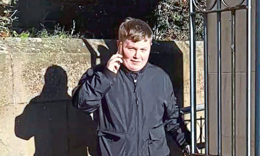 Man stripped naked in Dundee garden and carried out sex act in view of neighbours - Vimarsana News