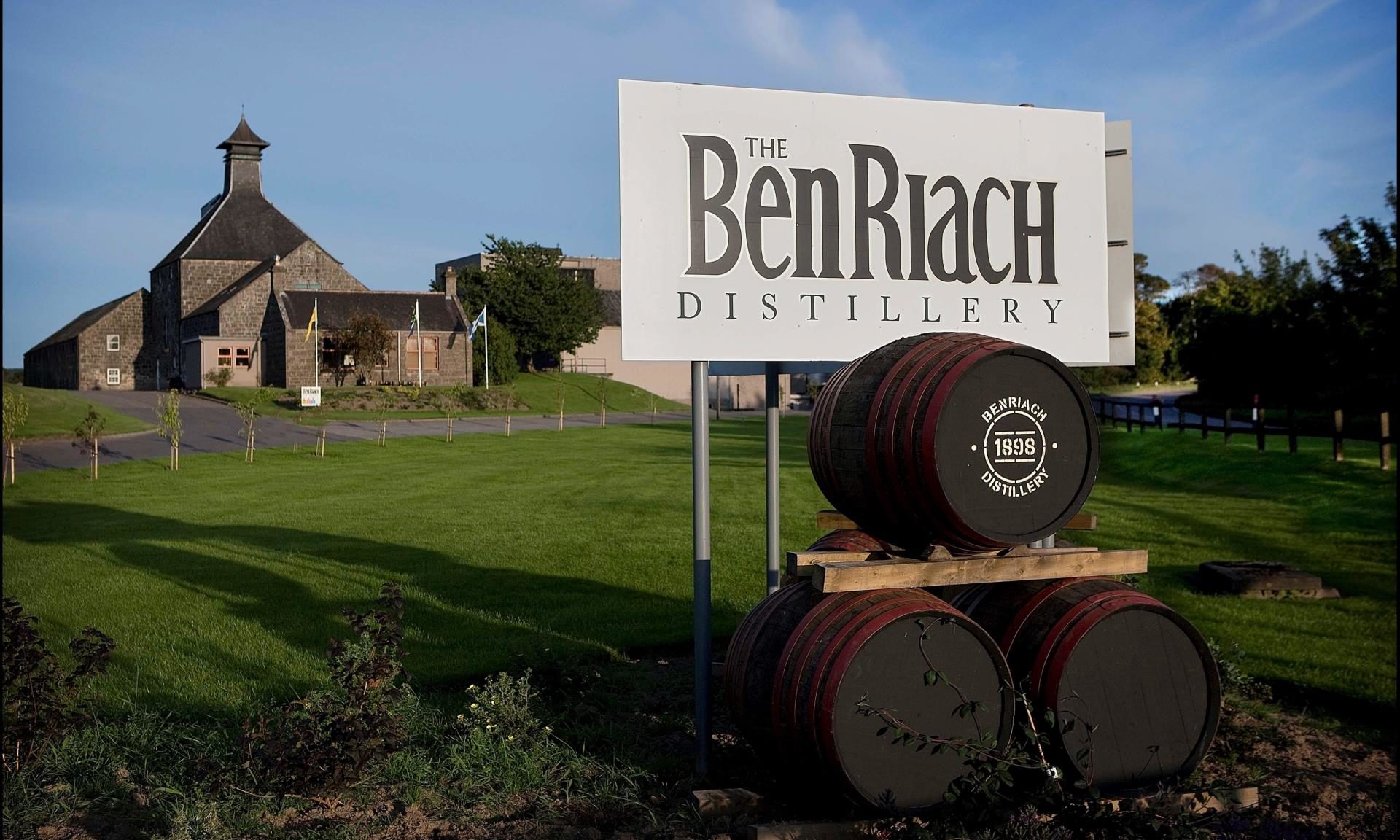 Amber Lights: Benriach's new quartet of malt expressions produces a fine symphony of flavours - Vimarsana News