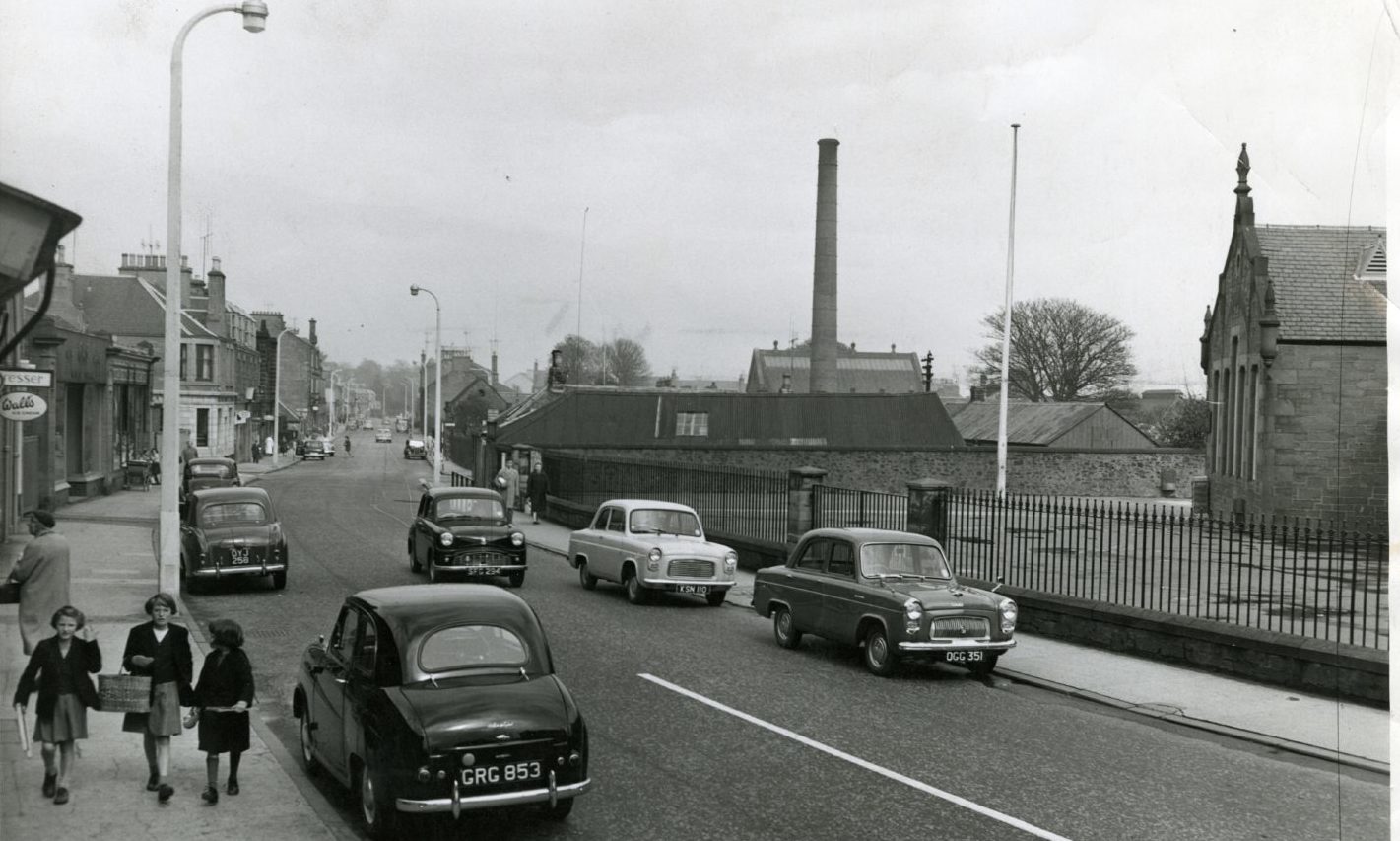 Monifieth memories: From boozy barmaids to golf-obsessed jute barons - Vimarsana News