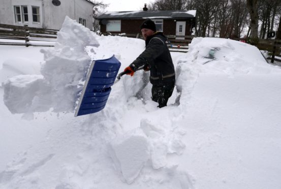 Cold weather payments are issued when temperatures plummet for a prolonged period - but some Fifers are missing out unnecessarily, claims a Fife MP.