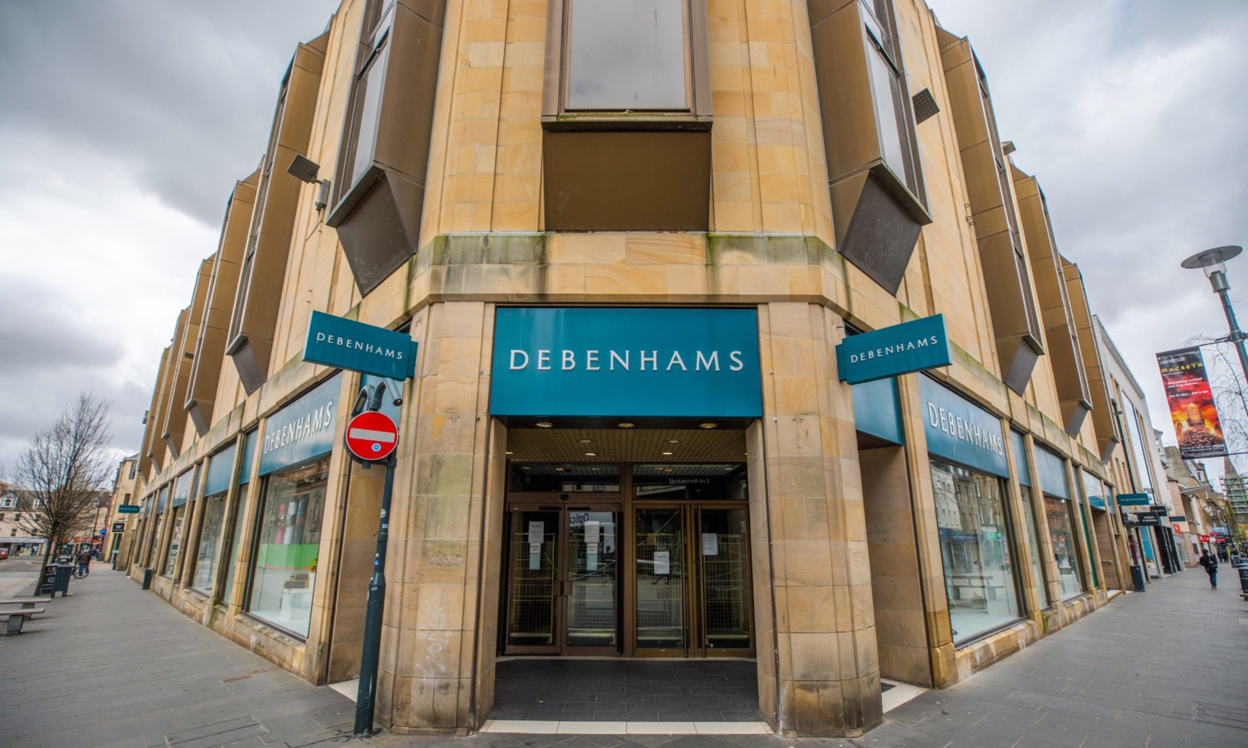 Debenhams: Staff forced to seek jobs amid pandemic as takeover deal signals trouble for Tayside and Fife high streets - Vimarsana News