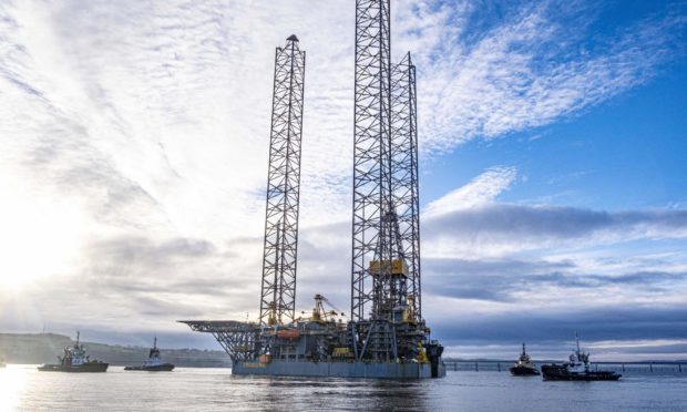 Targe‘s The Peterel and Corringham work with Forth Estuary Towage‘s Craigleith and Inchcolm to ensure the safe passage of the Valaris Gorilla VI jack-up rig as it departs the Port of Dundee.