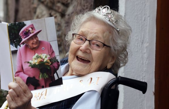 Violet Thomson celebrated her 100th birthday at Kirk Lodge Care Home in Laurencekirk.