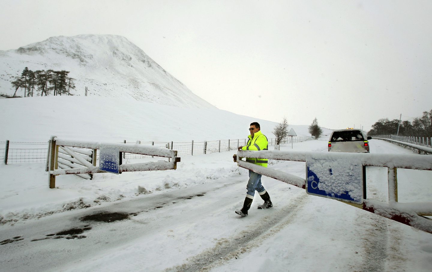 Police patrols increased at locked down Glenshee Ski Centre after influx of visitors - Vimarsana News